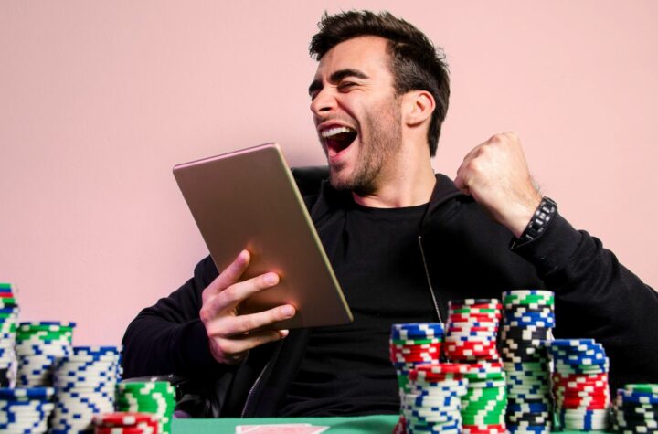 Popular Online Casinos Free Credit Bonuses in 2024