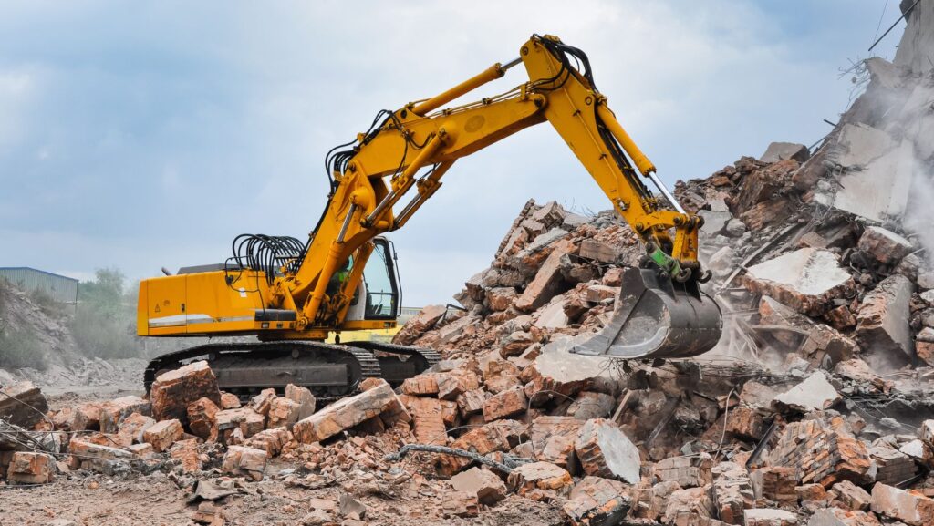 5 Benefits of Hiring a Demolition Company for Your Next Project