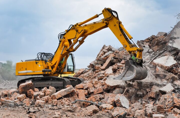 5 Benefits of Hiring a Demolition Company for Your Next Project