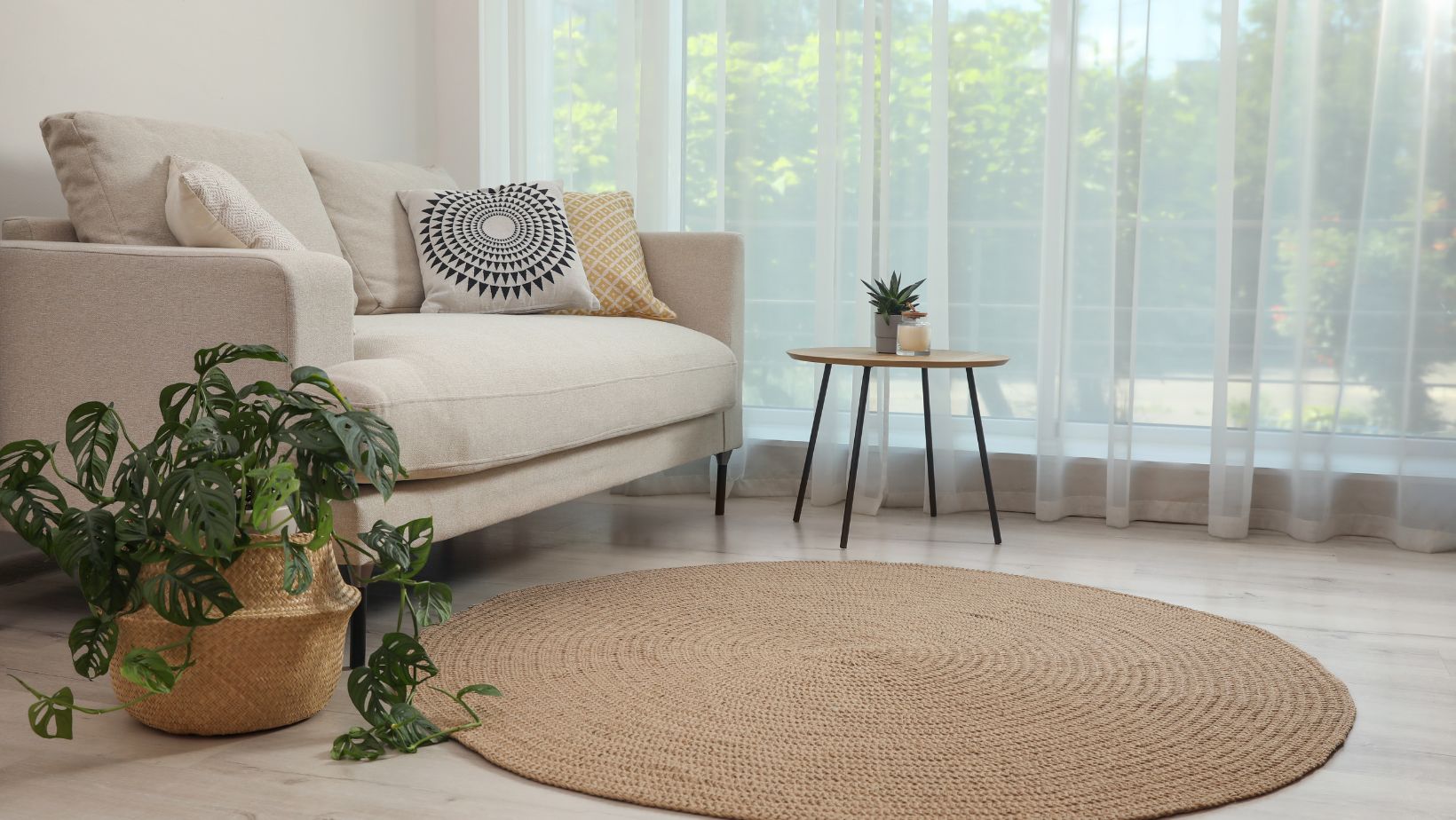 Maximizing Small Spaces with the Right Rug Choices Maximizing Small Spaces with the Right Rug Choices