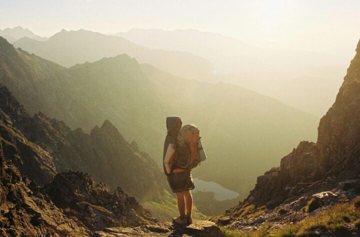 How to Stay Organised While Living Out of a Backpack