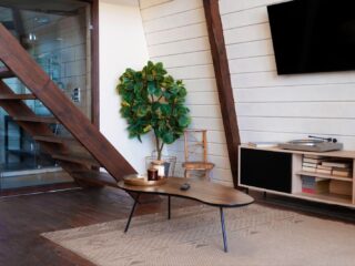 Built-In Beauty: Designing Small Spaces with Statement Hardware