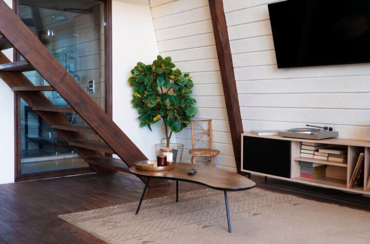 Built-In Beauty: Designing Small Spaces with Statement Hardware