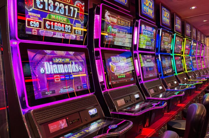 How Small Wins Keep Players Engaged Longer Than Big Jackpots