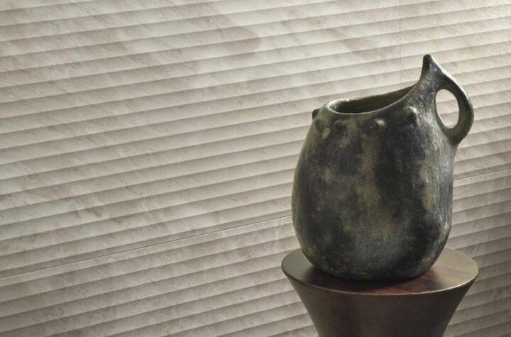 Bathroom tiles design ideas: redefining contemporary spaces with porcelain stoneware